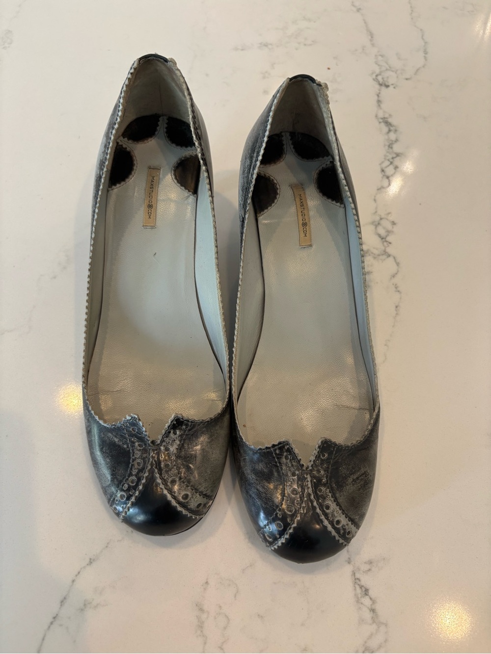 Max Studio Metallic Silver and Black Low Heel Pumps SW - Picture 3 of 11